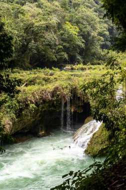 semuc champay Gölü Guatemala 'da