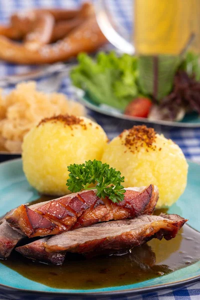 Bavarian Roasted Pork Potato Dumlings — Stock Photo, Image