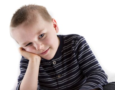 Çocuk uyumamaya çalışıyor. 