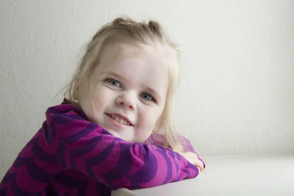 Girl smiling — Stock Photo, Image