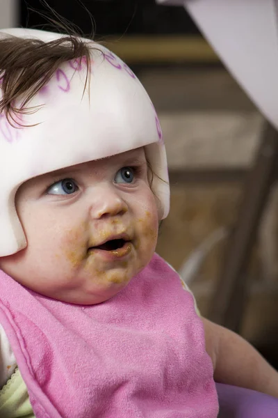 Girl Eating Some Food Happily While Making Mess — Stock Photo, Image