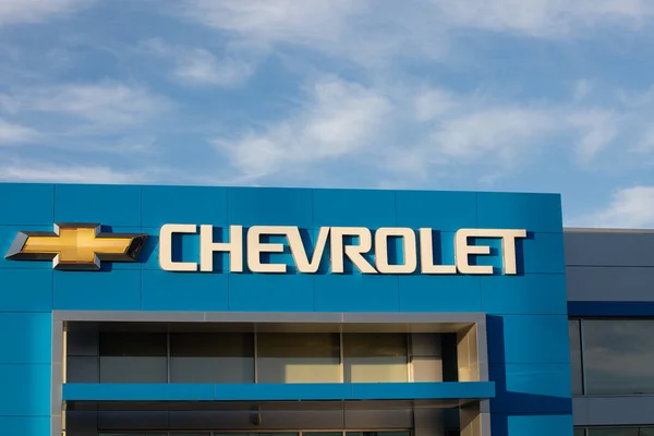НАМПА, ИДАХО - 28 апреля 2020 года: Chevrolet Dearship в рамках Kendal Auto Mall — стоковое фото