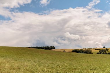Polonya 'daki Bieszczady Dağları' ndaki Oslawa Nehri 'nde Smolnik.