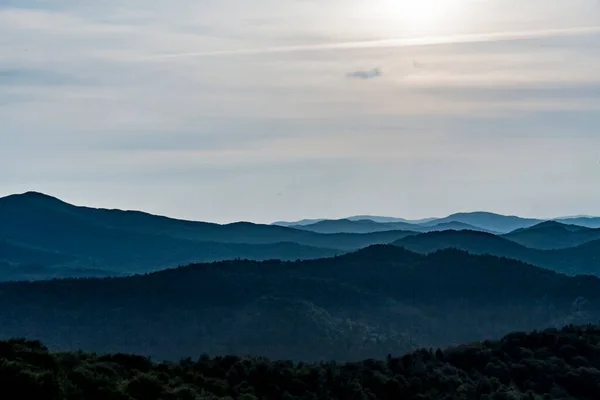 Polonya 'nın Bieszczady Dağlarındaki Dwernik Kamie Tepesinden görüntü