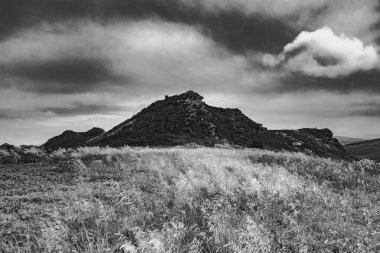 Wideki 'den Bukowe Berdo ve Tarnica' ya giden yol Polonya 'daki Bieszczady Dağları' nda Woosate 'a çıkıyor.