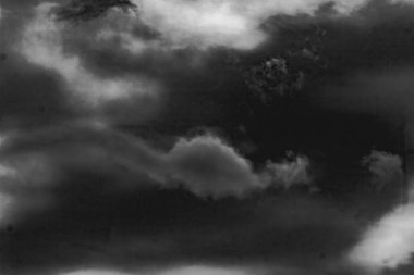 Polonya 'daki Bieszczady Dağları' nın üzerindeki bulutlar