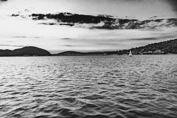 Nubes Lago Solina Las Montañas Bieszczady Polonia Vista Desde Polnczyk — Foto de Stock