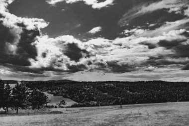Polonya 'daki Bieszczady Dağları' ndaki Oslawa Nehri 'nde Smolnik.