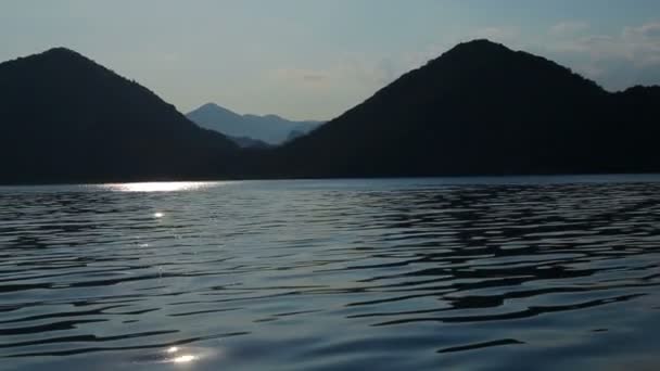 Naplementében Lake Szkadari — Stock videók