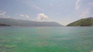 Budva ve deniz manzarası. Karadağ