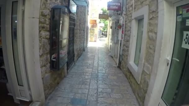 19 de agosto de 2016 Montenegro. Caminhando pela Cidade Velha de Budva . — Vídeo de Stock