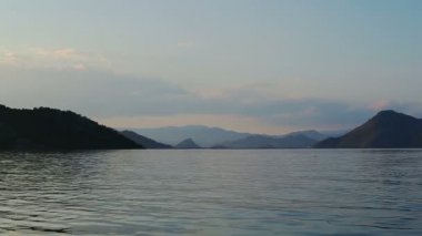 Sunset bulvarında göl İşkodra