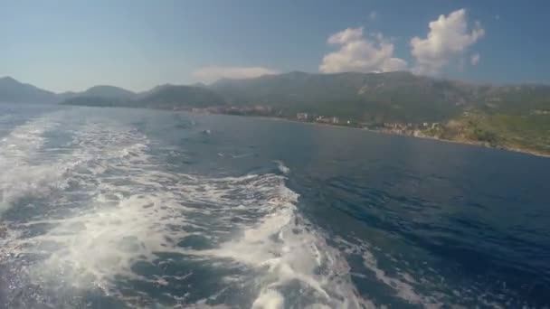 Budva, Montenegro - 28 giugno 2016: Mare Adriatico e montagne — Video Stock