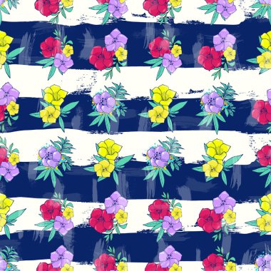 Çizgili beyaz-mavi arka plan üzerinde egzotik renkli çiçekler