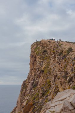 CABO DA ROCA, PORTUGAL - 20 Eylül 2019: Cabo da Roca 'da turistler. Roca Burnu