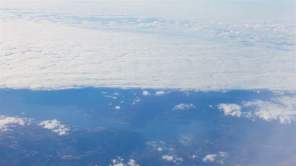 Luchtfoto van Portugal. Uitzicht vanuit de patrijspoort — Stockvideo