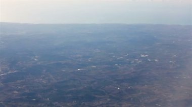 Portekiz 'in havadan görünüşü. Pencere deliğinden görüntüle