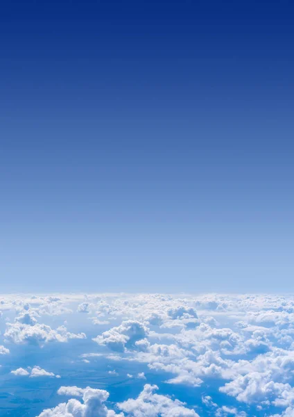 Wolken von oben. Blick aus dem Flugzeug. — Stockfoto