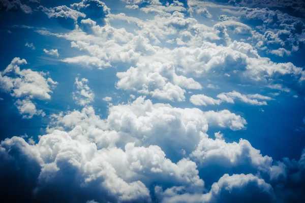 Bulutlar yukarıdan. Uçaktan görüntüleme. — Stok fotoğraf