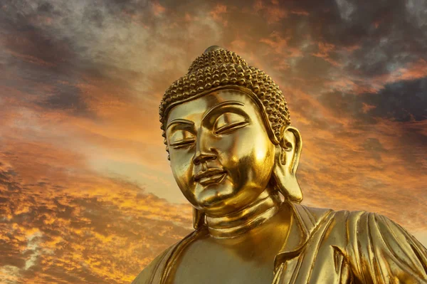 Złoty posąg Buddy — Zdjęcie stockowe