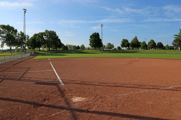 Campo de Softball vazio — Fotografia de Stock