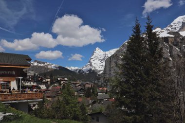 Murren, İsviçre - 1 Haziran 2019: İsviçre 'nin Bernese Alplerinde yer alan Murren ve Eiger Dağı' nın dağ köyü.