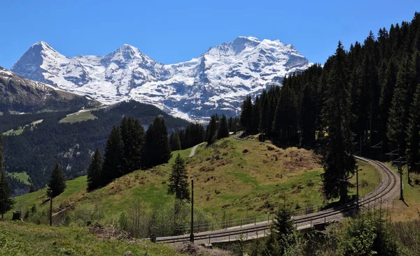 Железнодорожный Путь Муррену Эвра Мончем Мбаппе Крыльце Бернских Альпах Швейцария — стоковое фото