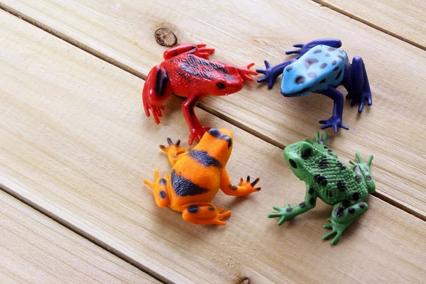 Plastikowe zabawki żaby — Zdjęcie stockowe
