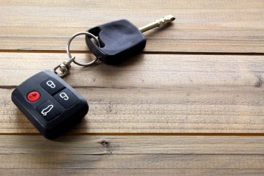 araba anahtarı uzaktan kumanda ile