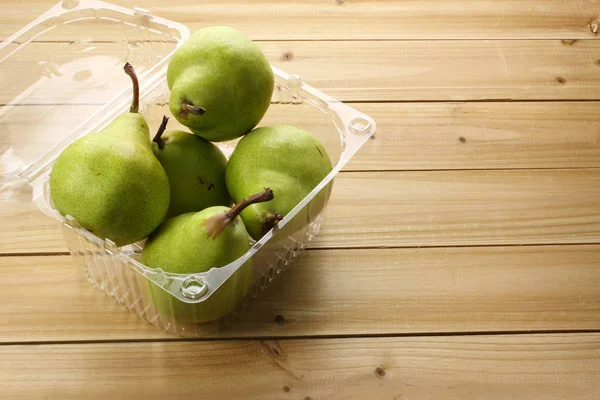 Pêras verdes frescas — Fotografia de Stock