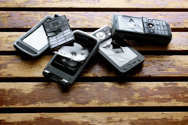 Broken Mobile Phones — Stock Photo, Image