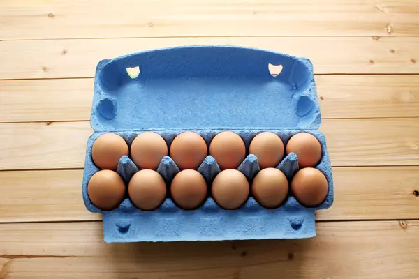 关于鸡蛋盒鸡蛋 — 图库照片