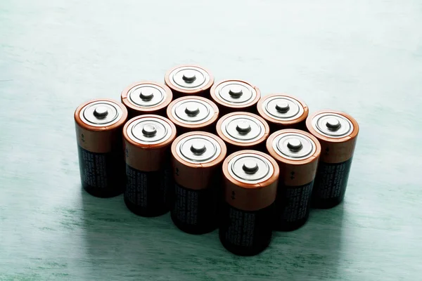 Reihen von Batterien — Stockfoto