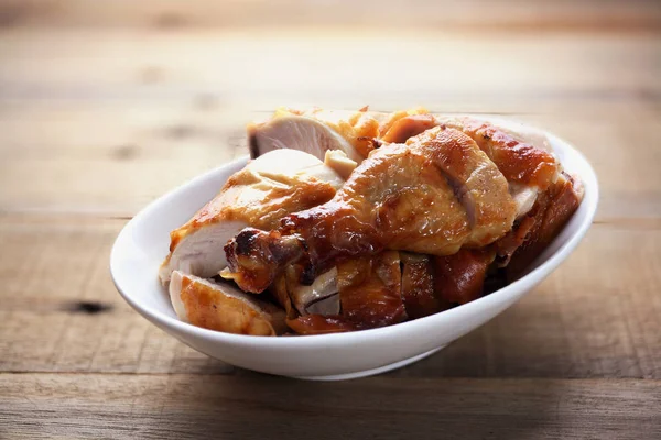 Bowl of Roasted Chicken — Stock Photo, Image