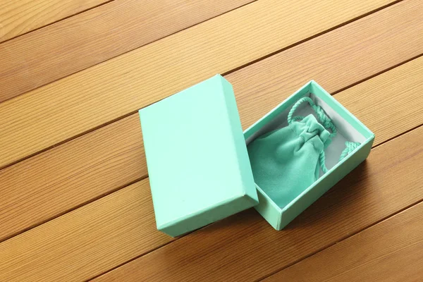 Green Gift Box — Stock Photo, Image