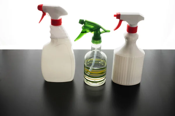 Butelki z tworzyw sztucznych spray — Zdjęcie stockowe