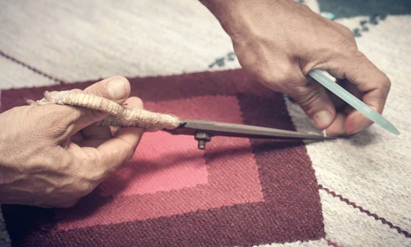 Processo de fabricação de tapetes — Fotografia de Stock