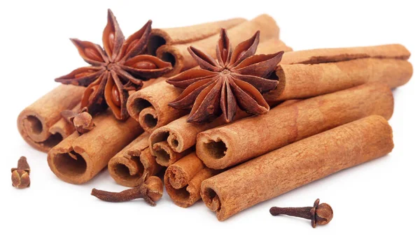 Some aromatic cinnamon with star anise and cloves — Stock Photo, Image