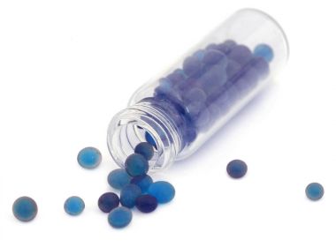 Silika jel beyaz arka plan üzerinde