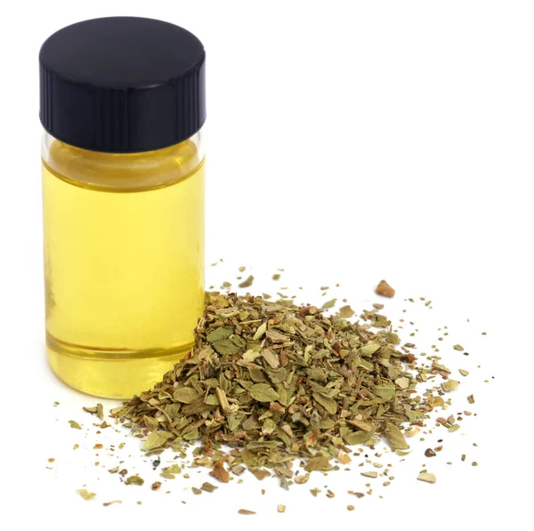 Dry oregano with essential oil — Stock Photo, Image