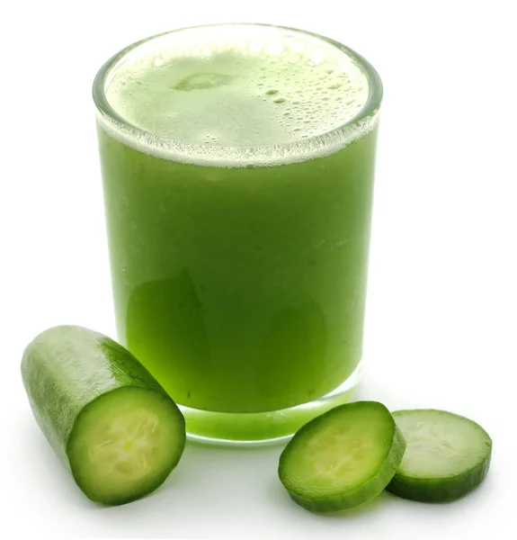 Jugo fresco de pepino verde — Foto de Stock