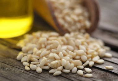 Soyulmuş susam yağı ile