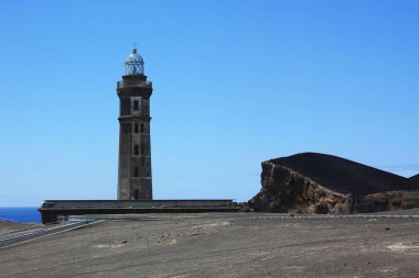  Azores Faial Adası'nın Batı kıyısında deniz feneri. Portekiz