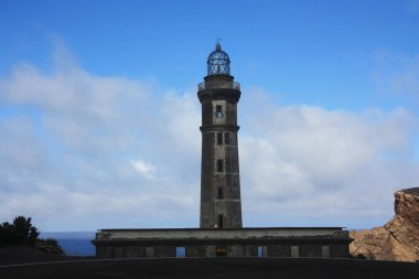  Azores Faial Adası'nın Batı kıyısında deniz feneri. Portekiz