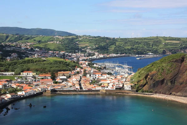 Den staden Horta och Horta-bukten i ögruppen Azorerna, Portugal — Stockfoto