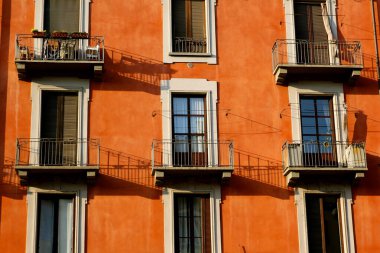 İtalya, Milan 'dan çarpıcı bir mimari.