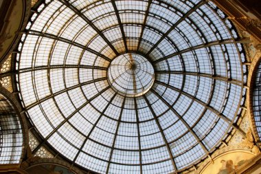 İtalya, Milan 'dan çarpıcı bir mimari.