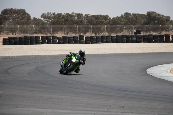 Competição Motos Uma Pista Corrida Dia Treinamento — Fotografia de Stock