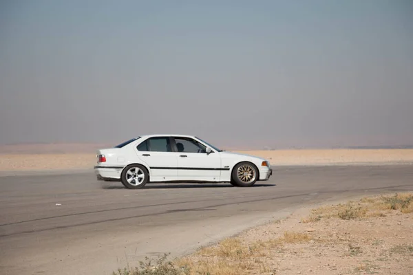 Carros Pista Corrida Nas Estradas Deserto — Fotografia de Stock