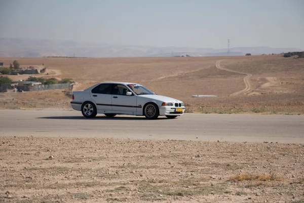 Carros Pista Corrida Nas Estradas Deserto — Fotografia de Stock